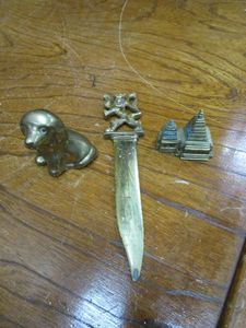 lot 42 image: SOLID BRASS DOG, BRASS TANJORE BRIHADEESWARAR TEMPLE, BRASS LETTER OPENER MADE IN ENGLAND