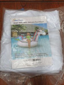 lot 39 image: LARGE 4 FOOT INFATABLE UNICORN