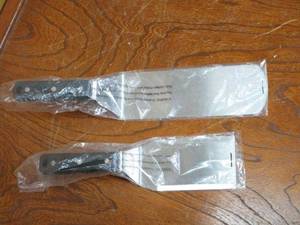 lot 70 image: 2 NEW STAINLESS STEEL SERVING SPATULAS W SHARP OFFSET BLADE EDGES