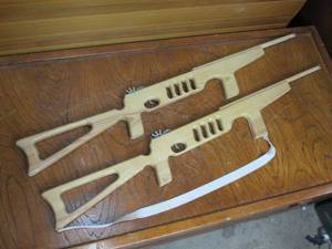 lot 91 image: (2) AR STYLE RUBERBAND GUNS