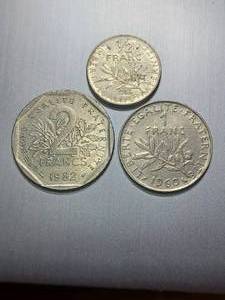 lot 92 image: (3) LA SEMEUSE FRENCH FRANCS, 12 FRANC 1984, 1 FRANC 1960, 2 FRANCS 1982