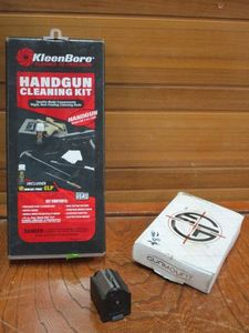 lot 106 image: KLEENBORE HANDGUN CLEANING KIT, RUGER 10 ROUND RIFLE MAGAZINE, GUN MOUNT