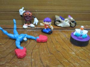 lot 119 image: 1990s McDONALDS &amp WENDYS HAPPY MEAL TOYS, CALIFORNIA RASIN, WILD WING MIGHTY DUCKS, FLYING TICK, BOBBYS WORLD, CYBERCYCLES GOLD EAGLE MOTORCYCLE