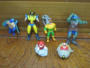 lot 124 image: TRANSORMERS BEAST WARS MANTA RAY, DR. OCTOPUS, LEONARDO, WOLVERINE (MISSING FOREARMS), KNUCKLES, DR. ROBOTNIK