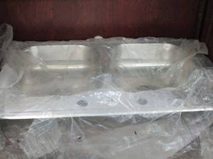 lot 143 image: NEW 2 COMPARTMENT SINK, 2 x 2 FLEXIBLE COUPLING, MULTIPLE SIZES OF QUICK FIX CONNECTORS, WATER HEATER LINES, SINK SPRAYER HOSES, &amp JUNCTION BOX