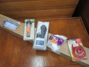 lot 148 image: NEW SHOWER CURTAIN ROD, EVERBILT OVERFLOW PLUG 1-14, GLACIER BAY DRAIN BODY, 1-12 SLIP JOINT COUPLER, KORKY LARGE 3 UNIVERSAL ADJUSTABLE FLAPPER