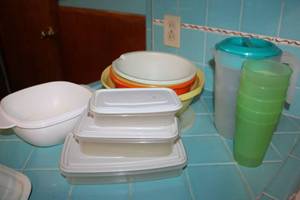 lot 14 image: Plastic Mixing Bowls, Food Storage Containers, Pitcher and Cups