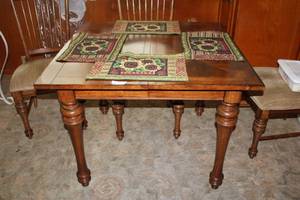 lot 19 image: Square Kitchen Table with Leaf, APPROX. 42 X 42 Plus Leaf