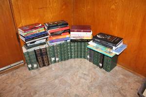 lot 32 image: Classics Book Collection, Novels and More, See Pictures for Titles