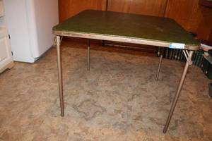 lot 134 image: Folding Card Table