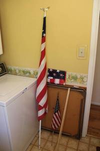 lot 140 image: American Flag Lot