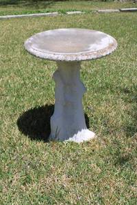 lot 181 image: Cement Birdbath