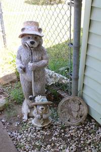 lot 173 image: Yard Statues Bears and Butterfly Plate