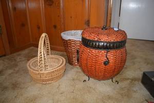 lot 156 image: Baskets Nesting Handled Baskets, Round Hinged Basket and Trash Can