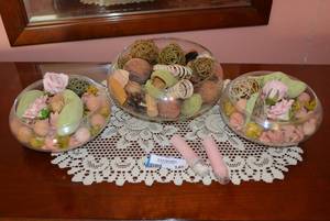lot 146 image: Home Dcor Set of 3 Potpourri Clear Glass Bowls and Doily