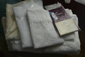 lot 159 image: Linens, Curtains Cranberry Panels 60x84 and White Lacy Type