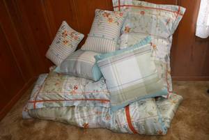 lot 161 image: Bed Comforter and Pillow Set (Orange, Green and Blue Colors)