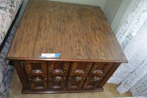lot 110 image: Vintage End Table
