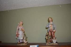 lot 118 image: Vintage HOMCO 1866 Figurines Springtime Farmers Couple