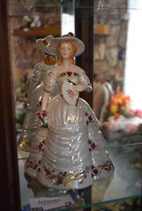 lot 78 image: Porcelain Lady in White Dress Music Box