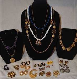 lot 216 image: Signed jewelry selection. Includes Liz Claiborne, Anne Klein, Monet, Sarah Coventry, Napier, M.G., Nine West, Jeri-Lou, Plus