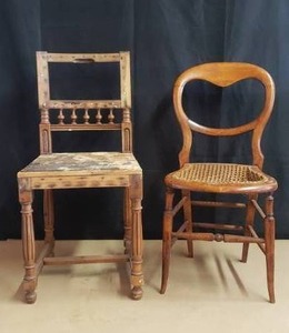 lot 51 image: Lot of 2 Wooden Chairs
