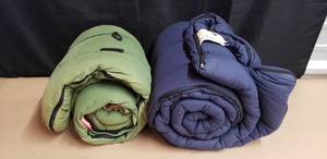 lot 100 image: Lot of 2 Sleeping Bags