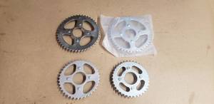 lot 193 image: Lot of 4 Rear Sprockets - 2 Honda CT70HCt70HK1 45T Rear Sprockets & 2 Honda CT70 38T Rear Sprockets