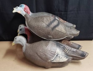 lot 202 image: Lot of 5 Feather Flex Turkey Decoys