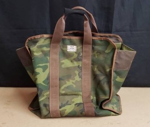 lot 216 image: Walk-N-Wade Fish-N-Hunt Heavy Duty Canvas Bag