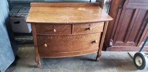 lot 227 image: Antique Dresser