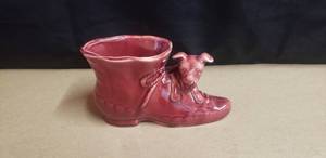 lot 238 image: Vintage USA Pottery Ceramic Dog on a Shoe VasePlanter