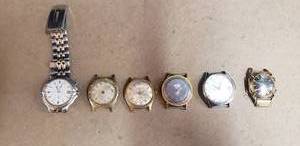 lot 261 image: Lot of 1 Vintage Watch & 5 Vintage Watch Faces