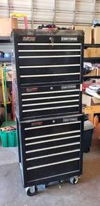 lot 369 image: Craftsman 3-Piece 16 Compartment Ball-Bearing Griplatch Rolling Tool Chest w Keys
