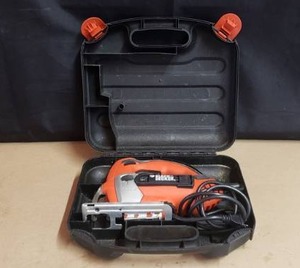 lot 377 image: Black & Decker Variable Speed Jig Saw w Case - Model JS600