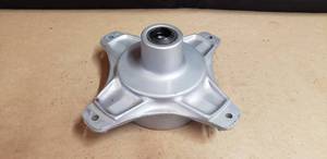 lot 337 image: Honda CT70Trail 70 Front Hub