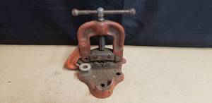lot 389 image: Ridgid E-679 Bench Yoke Vise