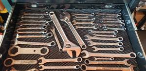 lot 411 image: Lot of Wrenches