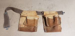 lot 430 image: Leather Tool Belt