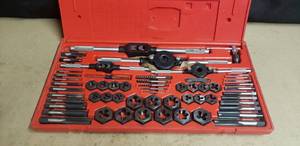 lot 431 image: Craftsman Model 9-52311 59-Piece High Speed Steel Tap & Die Set