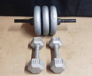 lot 452 image: Pair of 10 Lb Dumbbells, 3 8.8 Lb Weights & 1 Bar