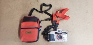 lot 560 image: Canon Sure Shot A1 32mm Camera w Case