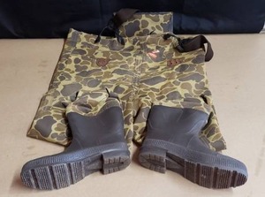 lot 214 image: Red Ball Camo Waders - Size XL