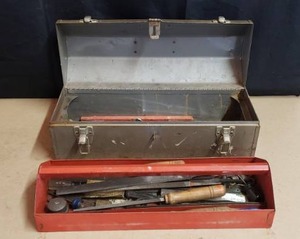 lot 384 image: Craftsman Toolbox w Tools