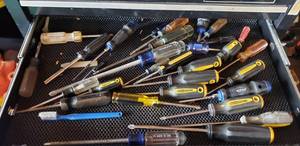 lot 409 image: Lot of Philips Head Screwdrivers
