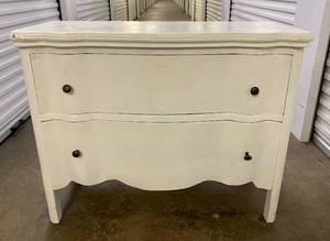 lot 27 image: 2 Drawer White Dresser