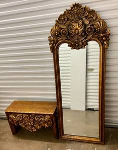 lot 5 image: Large Entryway Mirror with bench