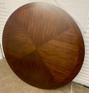 lot 105 image: Wooden Table Top - NO LEGS - 71.5 circumference