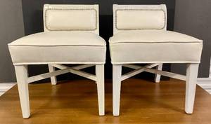 lot 17 image: 2 White Vanity Stools