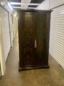 lot 4 image: Seven Seas by Hooker armoire Entertainment Center